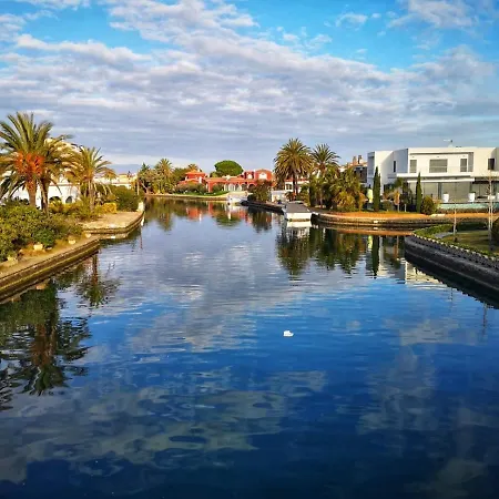 Leon Inmo Chanel - 15777 Apartment Empuriabrava